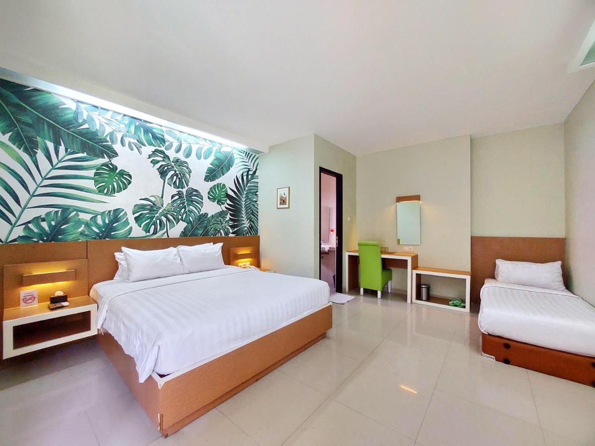 Shinta Guesthouse Malang Exterior foto