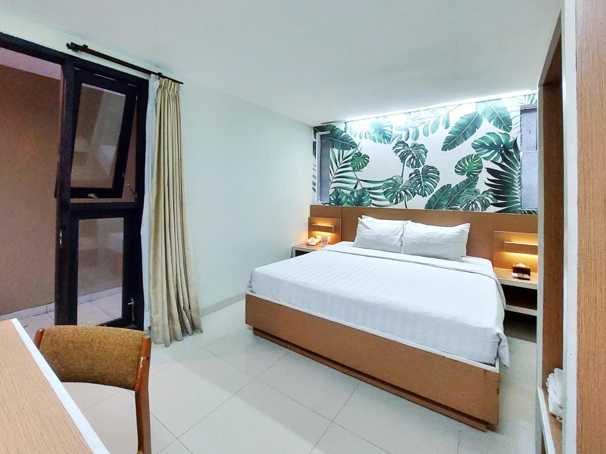 Shinta Guesthouse Malang Exterior foto